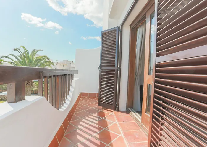 Casa Flores - Rooftop Sunset Terrace Apt, Pool View Near Beaches